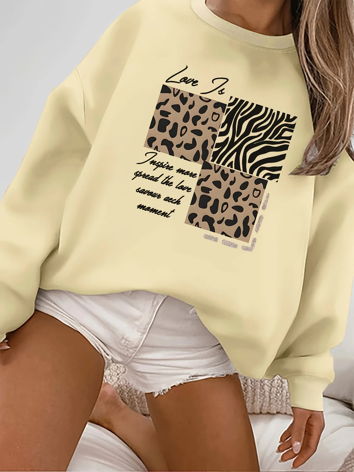 Women's Autumn and Winter Loose Casual Cartoon Zipper Bear Pattern Printed Velvet Long-Sleeved Round Neck Sweatshirt Pullover