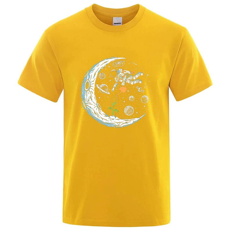 Summer Men T-shirt Cotton Blend Casual Funny Astronaut Design Print Loose O-neck T Shirt for Men Short Sleeve Male T-shirt Tees