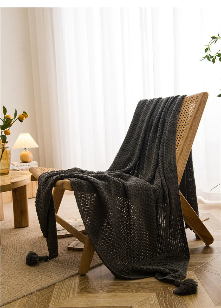 Chunky Knit Blanket - Nordic Knitted Throw with Tassels for Bed or Sofa - ZOOMNSTORE