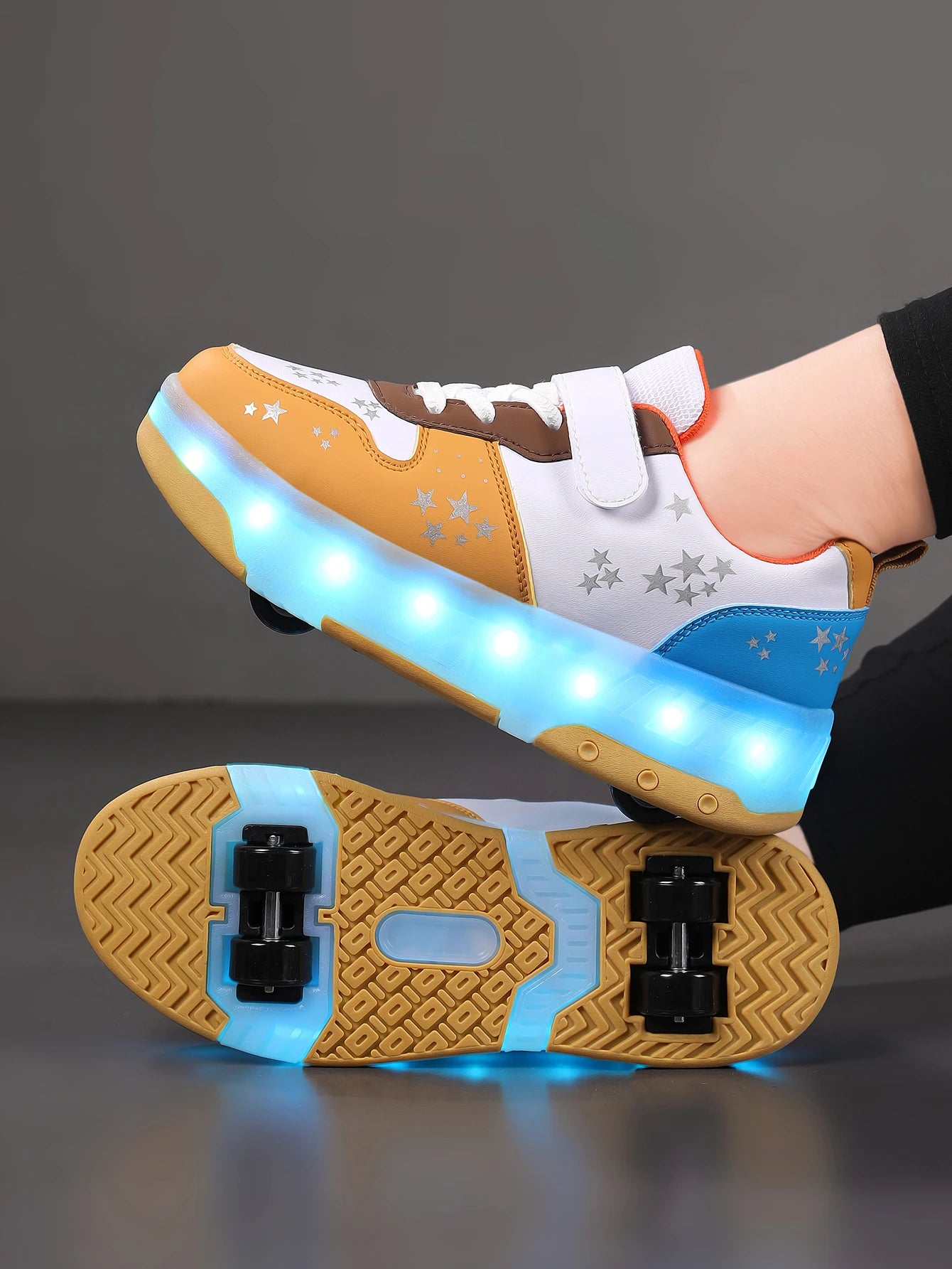 Upgraded fashionable children's and teenagers' walking shoes enhance stability, detachable dual-use sports