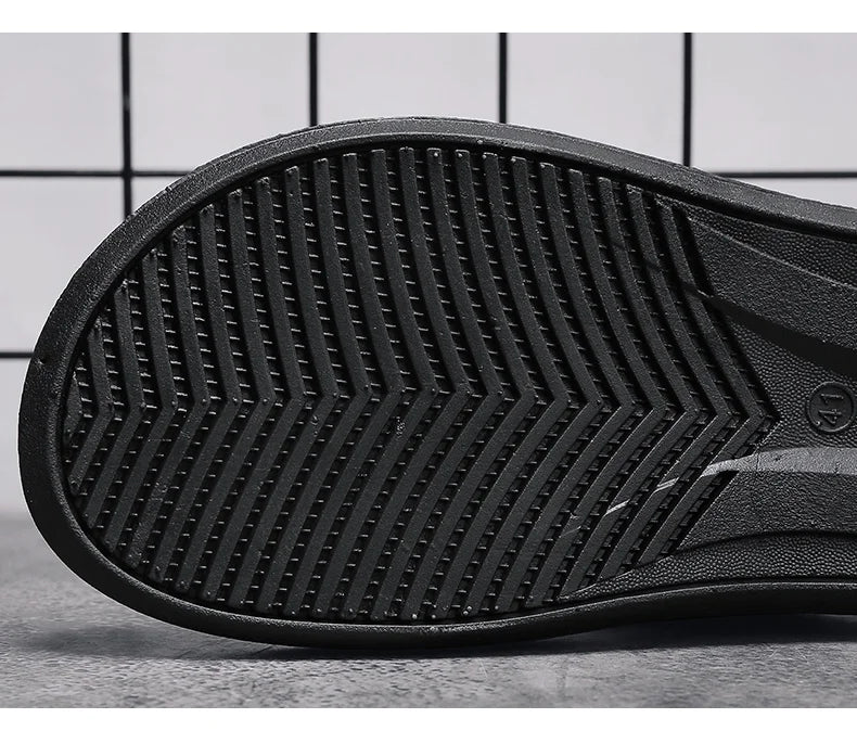 Fashion Men Light Flip Flops Slides Summer Anti-skid Man Slippers Outdoor Beach Male Sandals Household Slides for Men