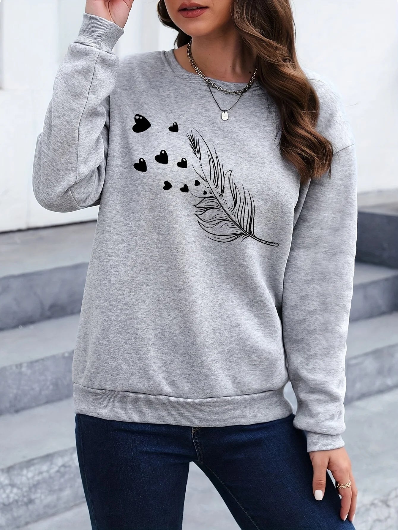 Loose hoodie, casual long sleeved women's clothing, autumn and winter comfortable pullover, round neck loose women's clothing