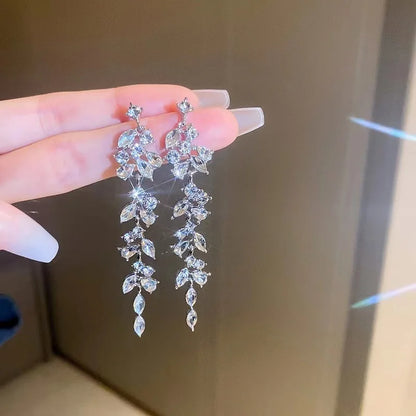 Two-Tone Leaf Drop Earrings – Carbon Zircon Pendant Style