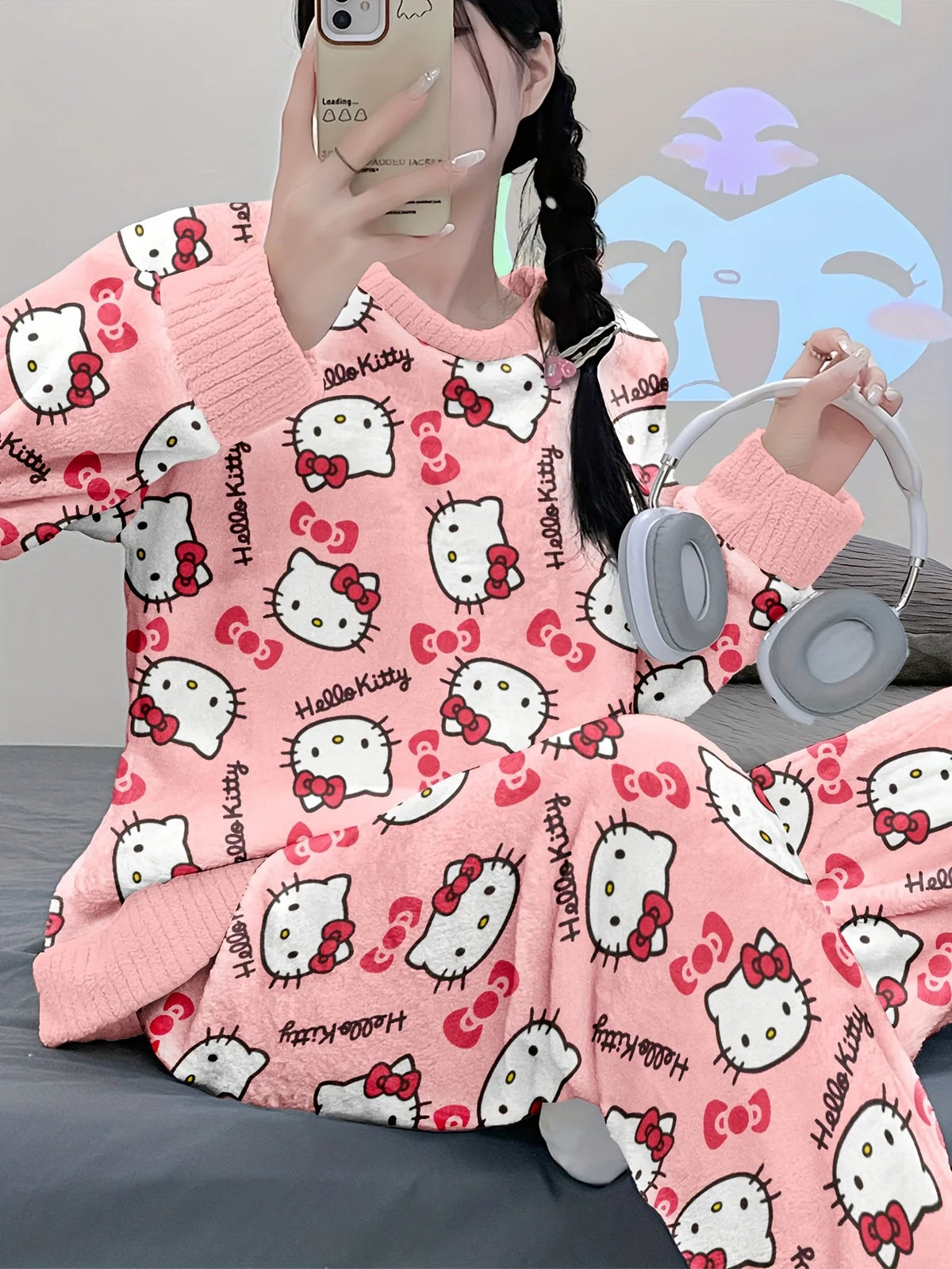 Women's HelloKitty velvet pajama set, featuring a long-sleeve top and matching pants, comfortable winter sleepwear