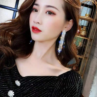 Two-Tone Leaf Drop Earrings – Carbon Zircon Pendant Style