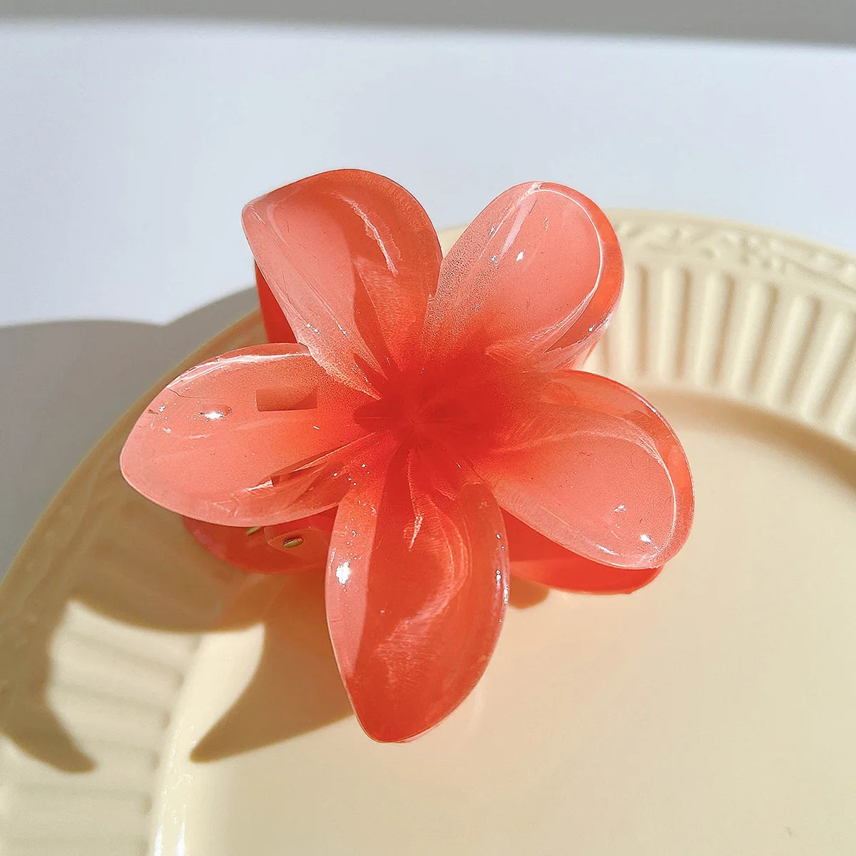 2025 New Vacation Egg Flower Hair Clips Hawaii Beach Claws Bohemian Hairpin for Girls Women Hair Claws