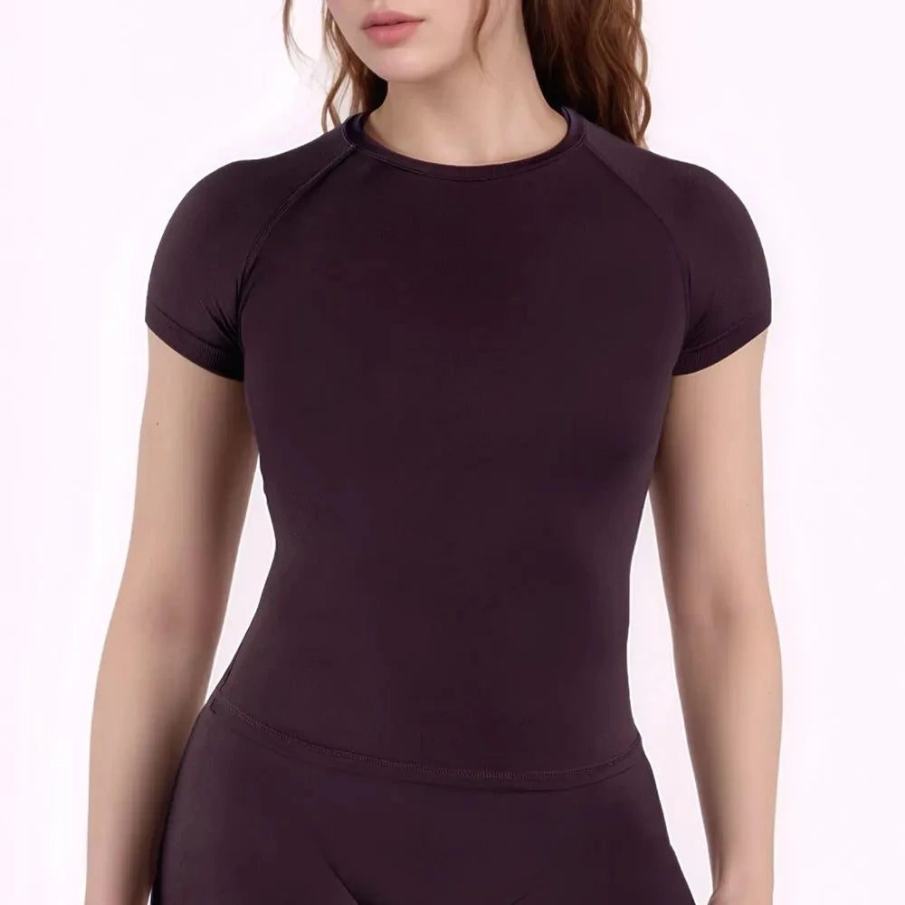 Seamless Yoga Top - Lightweight Workout Crop Top | Breathable Gym Wear for Women