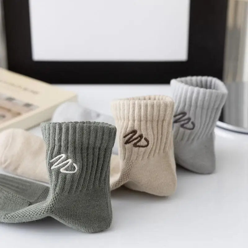 7/14 Pairs Men's Crew Socks Ankle Socks, Multi-Color, Trendy and Stylish, Comfortable, Breathable, Moisture-Absorbing