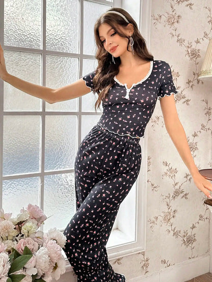 Women's Retro Floral Pajama Set for Autumn & Winter, Lace-Trimmed V-Neck Short-Sleeve & Long-Pant Set