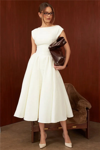 Circle Cut Out Back Dress - Fitted Waist Prom Dress With Wide Shoulders & Fluffy Hem