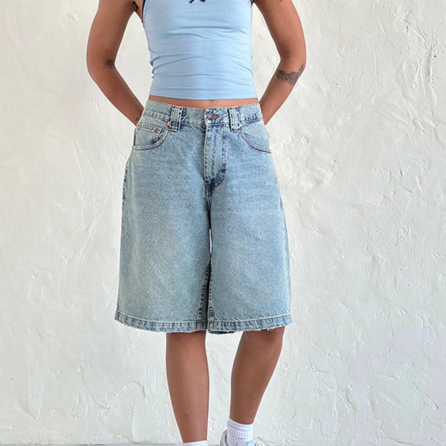 New Fashion Womens Knee Length Denim Shorts Loose Solid Color Low Rise Wide Leg Long Shorts With Pockets For Summer S-2XL