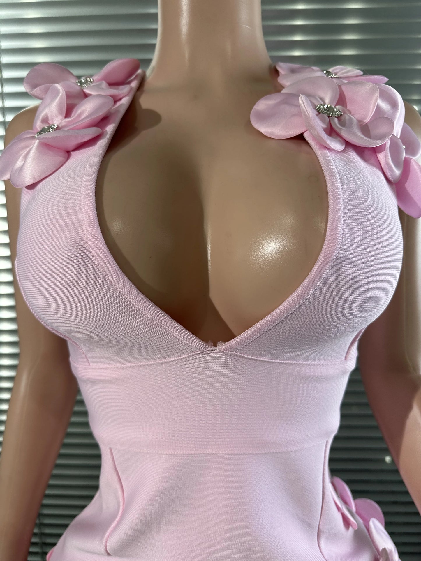 Glamorous Sexy Crystal 3D Flowers Emmbellished Deep V-neck Sleeveless High Waist Evening Party Bandage Mini Dress