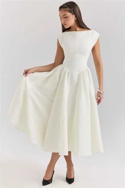 Circle Cut Out Back Dress - Fitted Waist Prom Dress With Wide Shoulders & Fluffy Hem