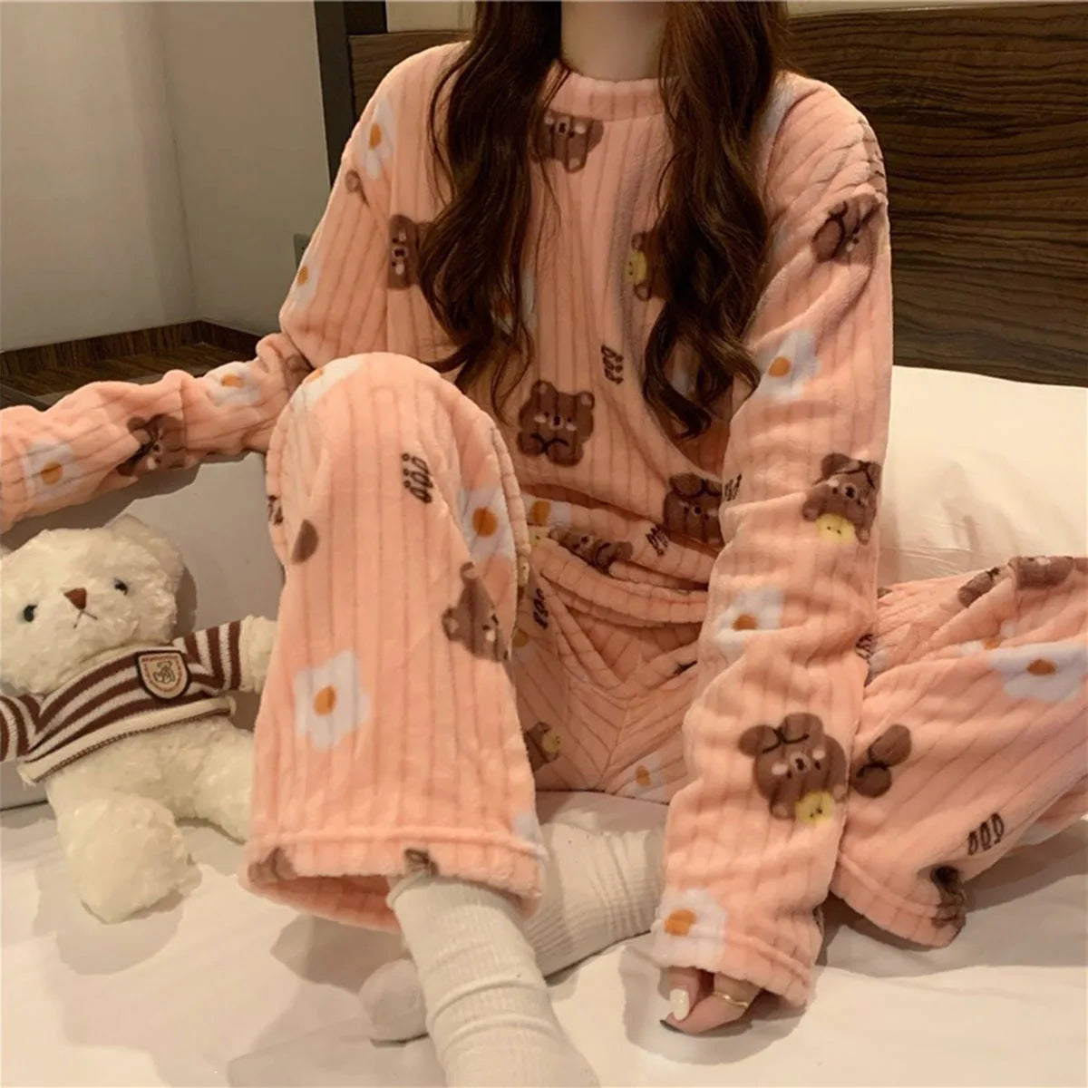 Winter Women's Pajamas Homewear Suit New Coral Fleece Warm Set of Fall and Winter Comfortable Warm Pajamas Homewear Suit