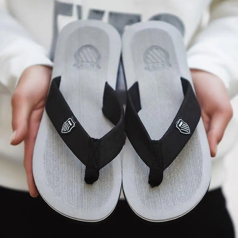 Summer Slippers Men Flip Flops Beach Sandals Non-Slip Casual Flat Shoes 2023 Slippers Indoor House Shoes For Men Outdoor Slides