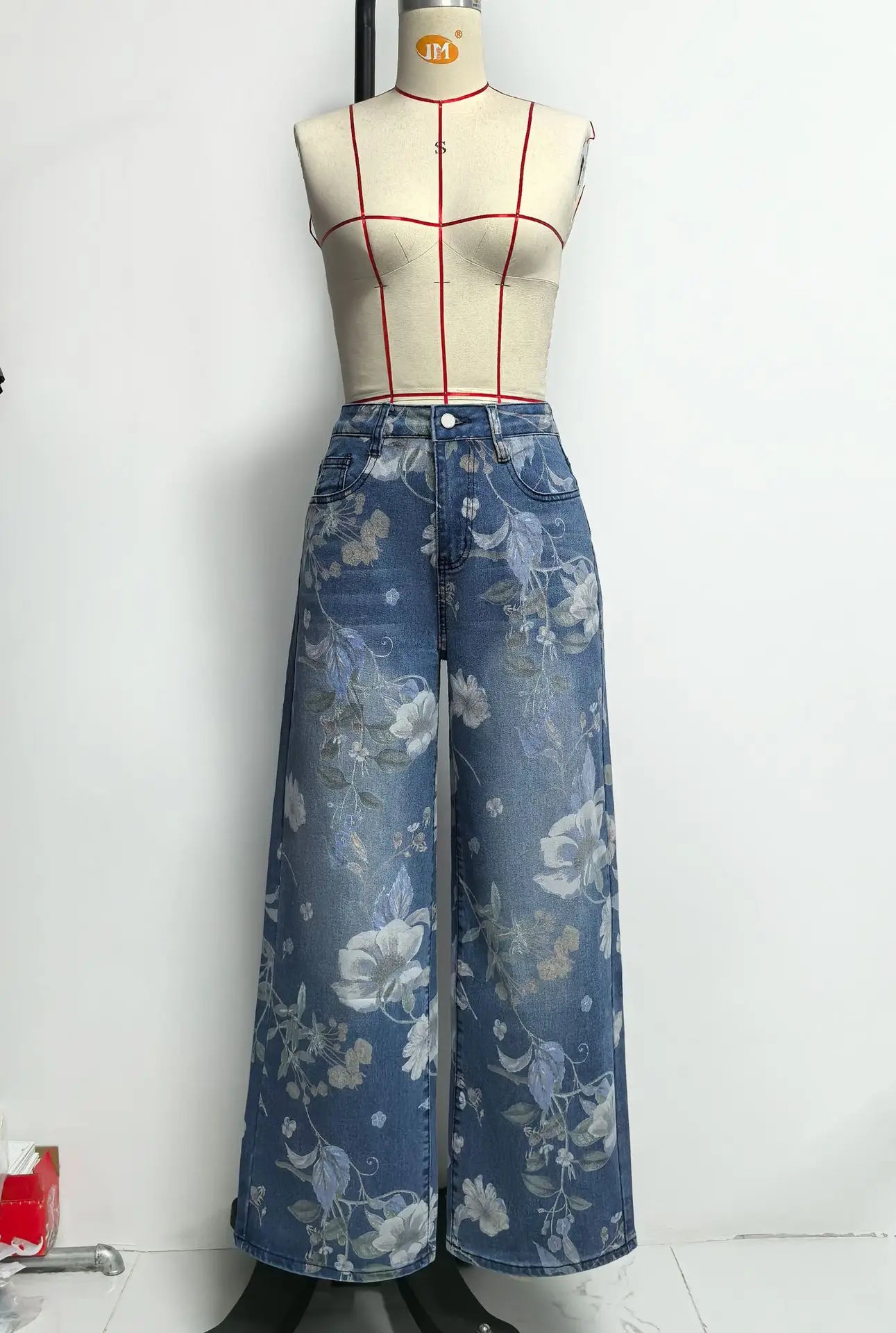 New for 2026: Women's Blue High-waisted Stretch Jeans, Vintage-style Loose-fit Wide-leg Denim Pants with A Floral Print.