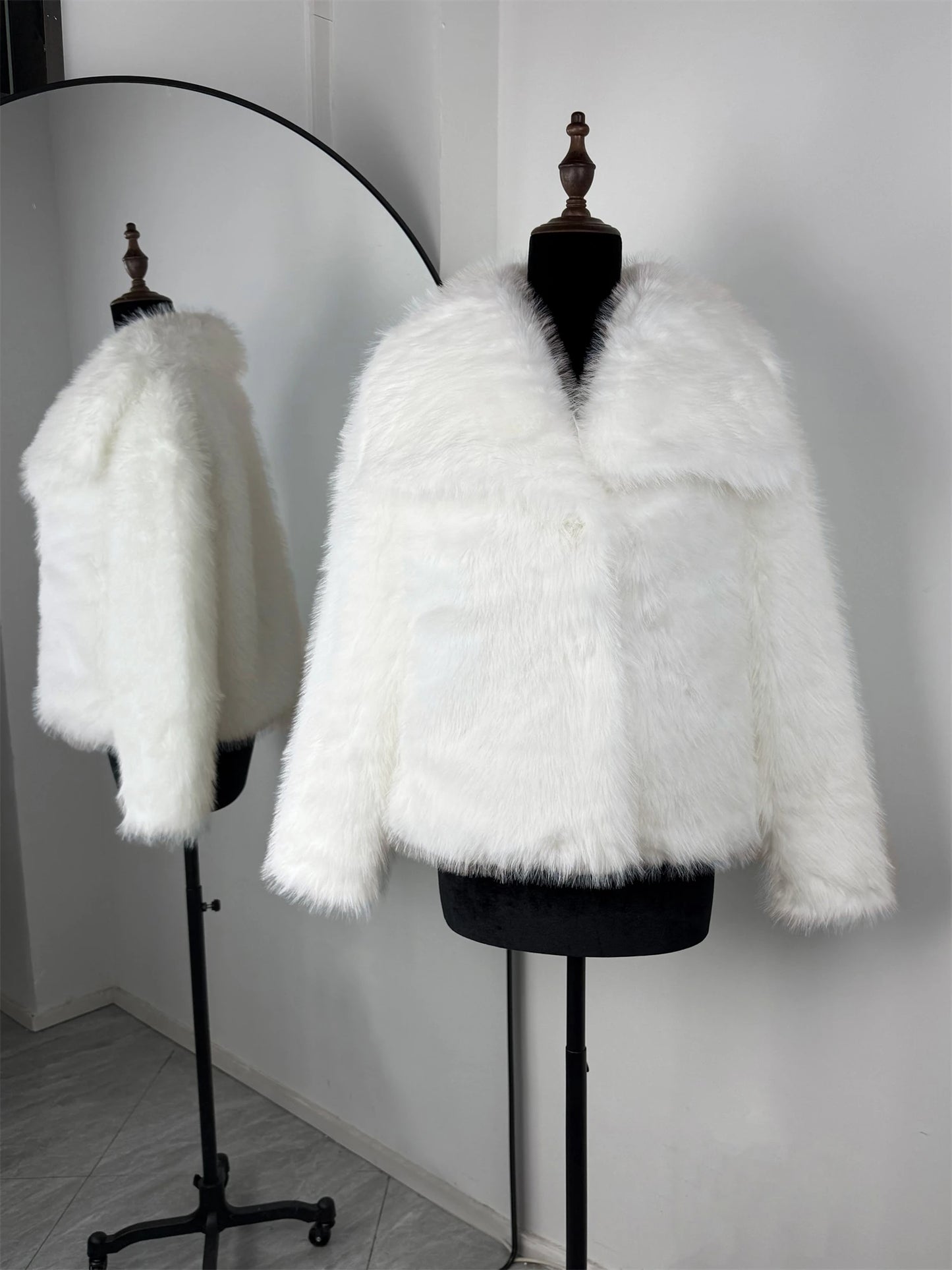 Faux Fur Women's Coat – Luxury Cropped Fluffy Jacket With Lapel Collar