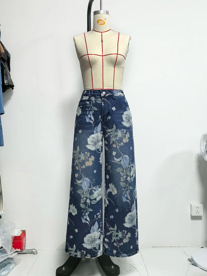 New for 2026: Women's Blue High-waisted Stretch Jeans, Vintage-style Loose-fit Wide-leg Denim Pants with A Floral Print.