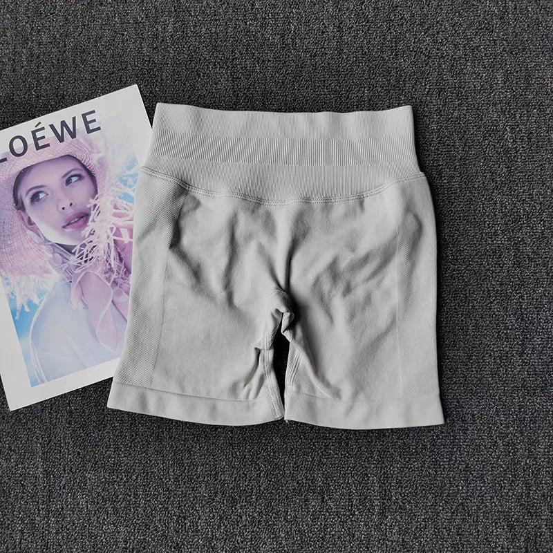 Seamless Yoga Suit - Halter Sports Bra & Impact Shorts Gym Set for Women - ZOOMNSTORE