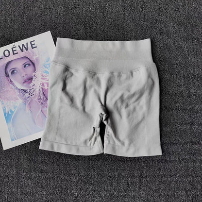 Seamless Yoga Suit - Halter Sports Bra & Impact Shorts Gym Set for Women - ZOOMNSTORE