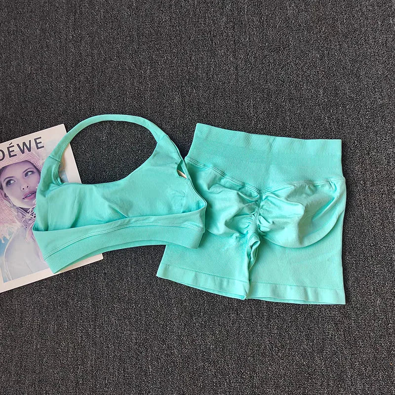 Seamless Yoga Suit - Halter Sports Bra & Impact Shorts Gym Set for Women - ZOOMNSTORE