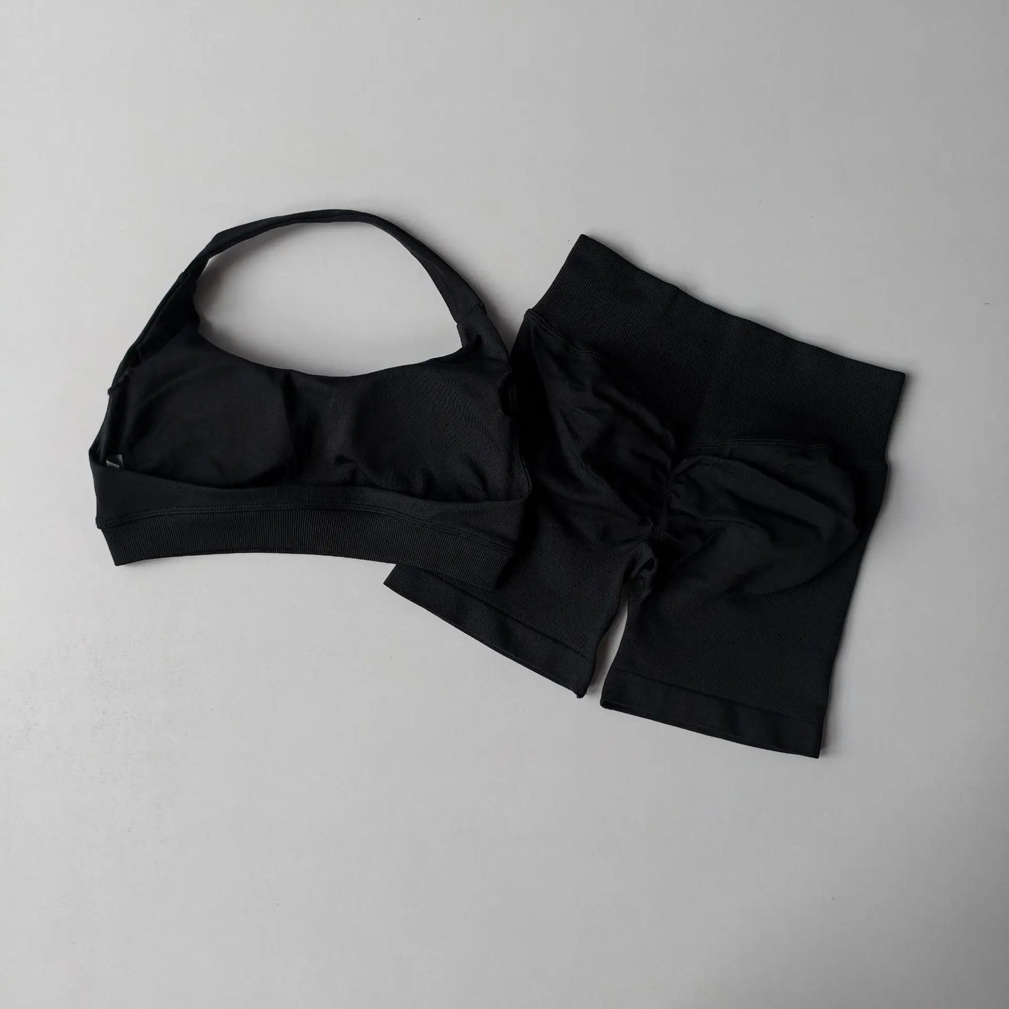 Seamless Yoga Suit - Women's Gym Clothes Halter Sports Bra & Impact Shorts Set - ZOOMNSTORE