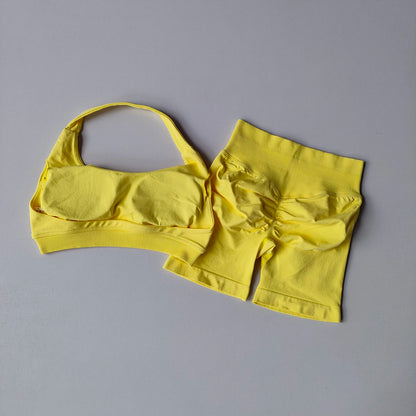 Seamless Yoga Suit - Women's Gym Clothes Halter Sports Bra & Impact Shorts Set - ZOOMNSTORE