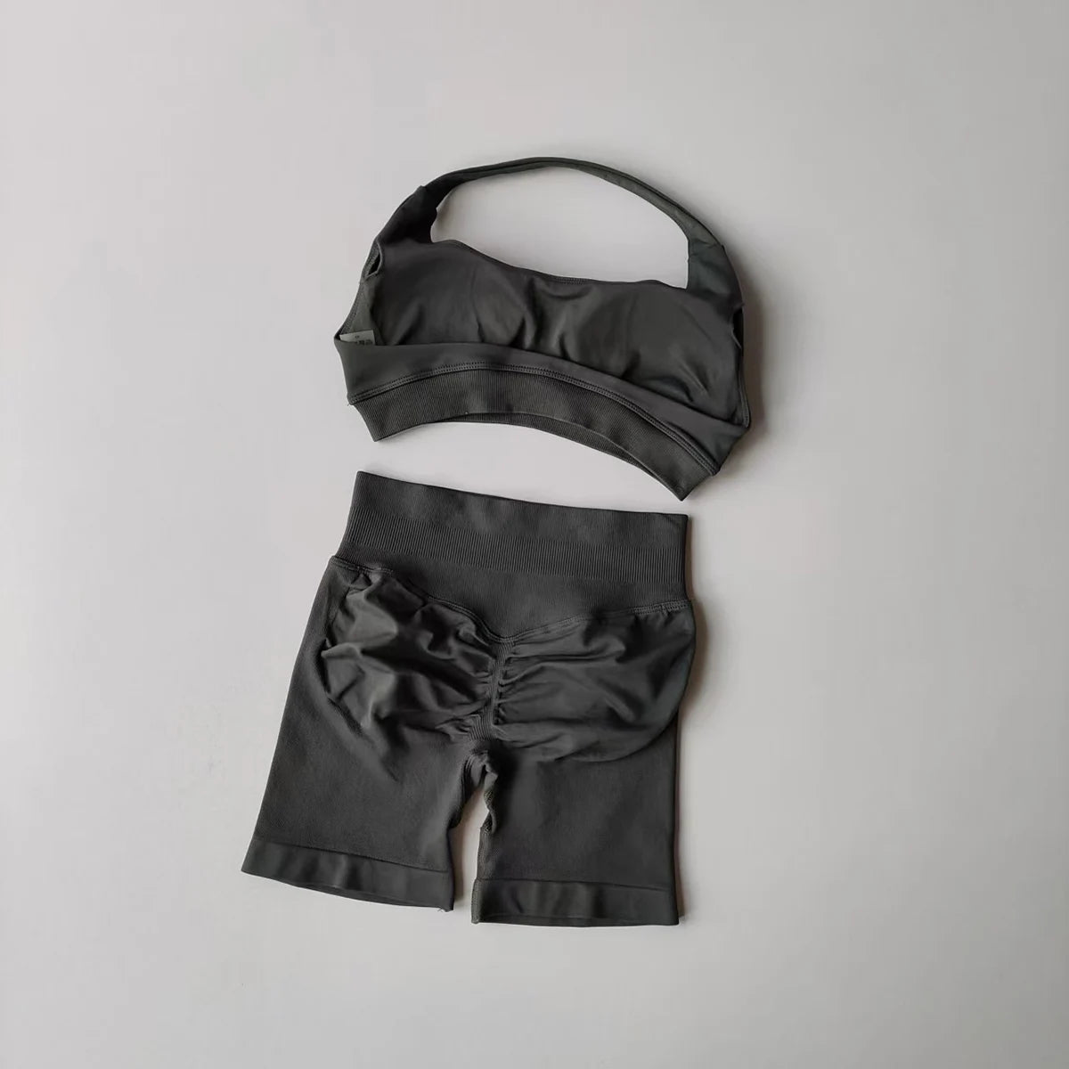 Seamless Yoga Suit - Women's Gym Clothes Halter Sports Bra & Impact Shorts Set - ZOOMNSTORE