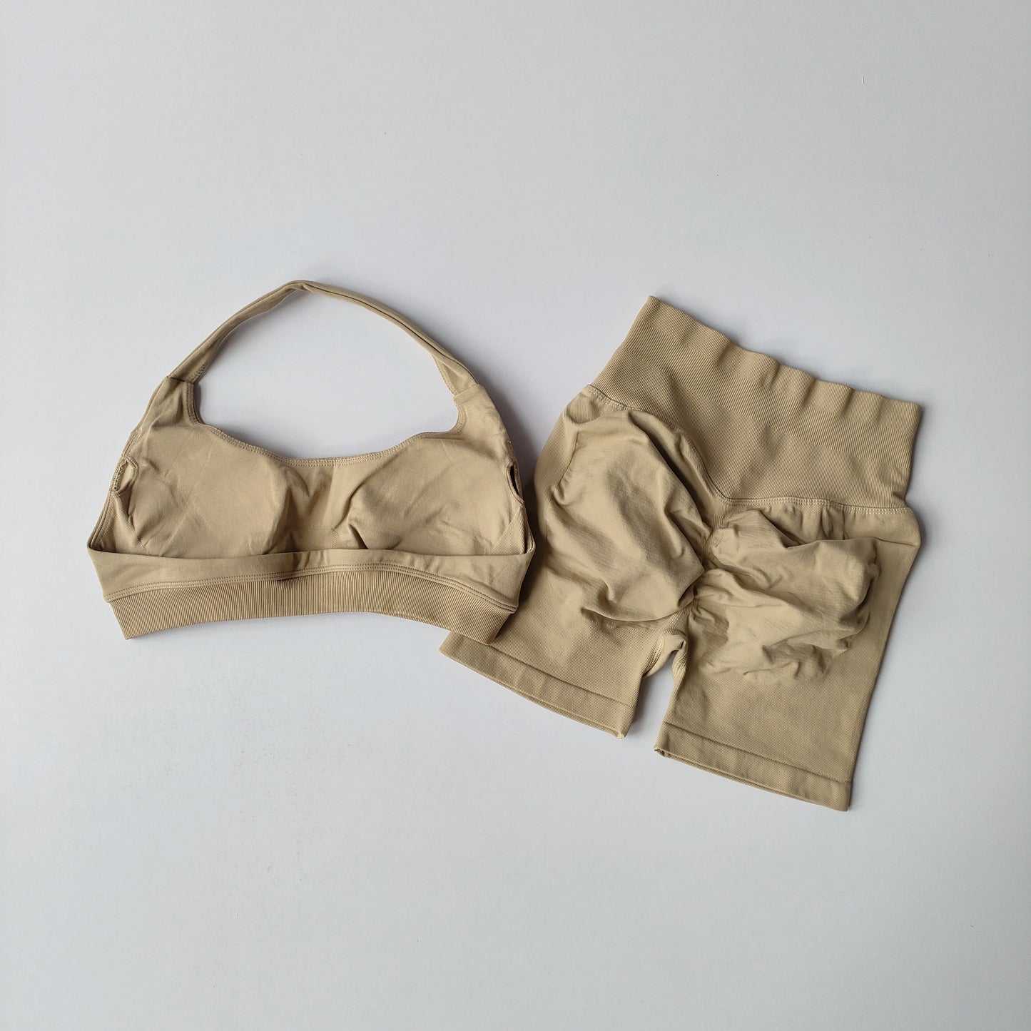 Seamless Yoga Suit - Women's Gym Clothes Halter Sports Bra & Impact Shorts Set - ZOOMNSTORE