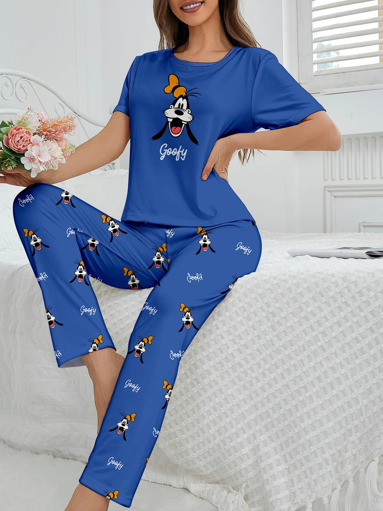 Women's 2-piece Disney Goofy Cute Cartoon Pattern Short sleeved Top and Pants Nightwear Home Clothes