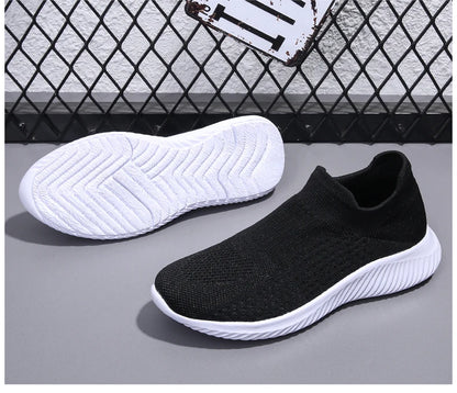 Outdoor Super Light Men Sneakers Fashion Breathable Running Sport Shoes Quality Slip-on Unisex Athletic Footwear 2022 Hot Sale