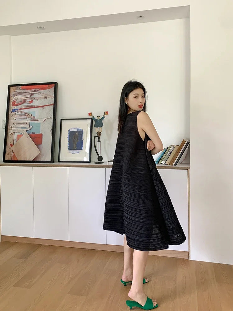 Pleated Women's Dresses | Plus Size Knee Length Dress With Natural Waistline And Folded Fabric