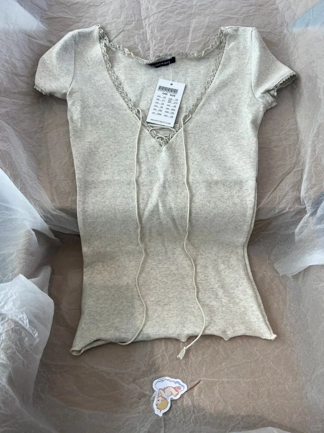 Beige Lace Trim Long Sleeve Tees Women Autumn New Streetwear Cotton Slim Sexy V-neck Lace-up Tops Sweet Simple Chic T-shirts Y2K