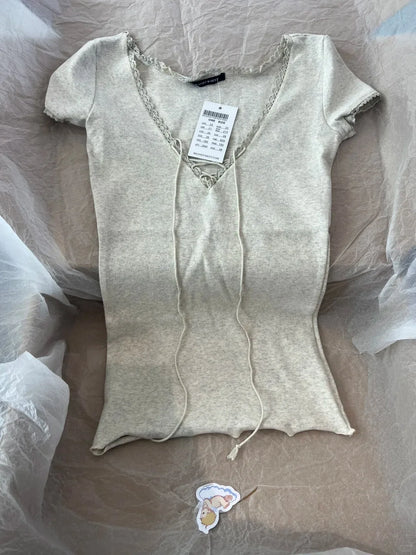 Beige Lace Trim Long Sleeve Tees Women Autumn New Streetwear Cotton Slim Sexy V-neck Lace-up Tops Sweet Simple Chic T-shirts Y2K