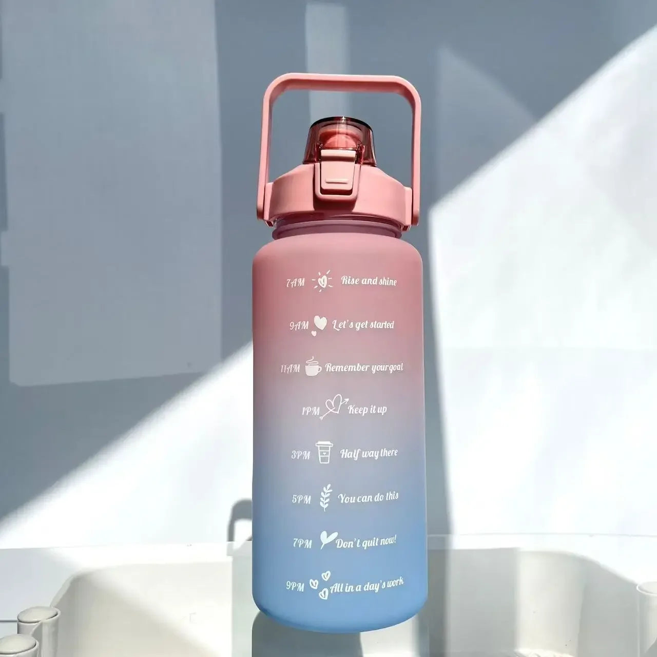 2000ml Large Capacity Plastic Water Bottle Frosted Gradient Water Bottle Outdoor Sports and Fitness Portable Water Kettles