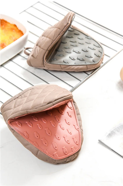 Silicone Oven Glove Fish Shaped | Heat Resistant Kitchen Mitt With Thermal Insulation - ZOOMNSTORE