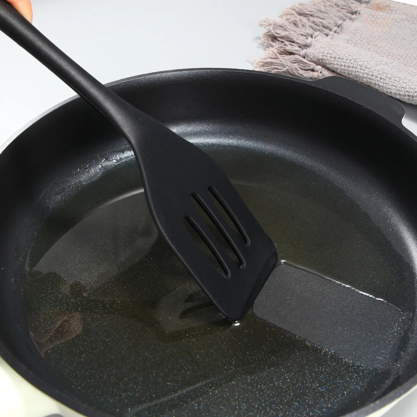 Silicone Slotted Turner Spatula - Kitchen Cooking Utensil for Frying Eggs and Fish - ZOOMNSTORE