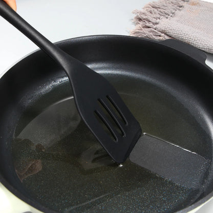 Silicone Slotted Turner Spatula - Kitchen Cooking Utensil for Frying Eggs and Fish - ZOOMNSTORE