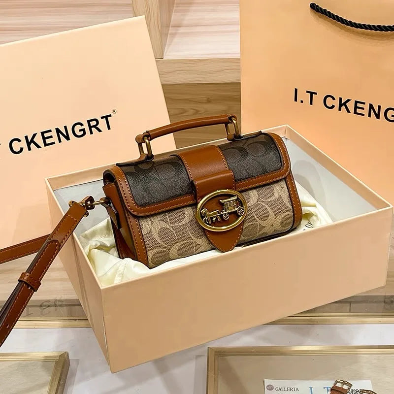 Minimalist Small Handbag - Fashionable Crossbody Bag for Women - ZOOMNSTORE