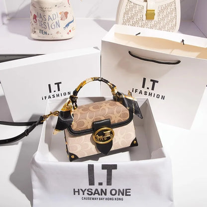 Minimalist Small Handbag - Fashionable Crossbody Bag for Women - ZOOMNSTORE