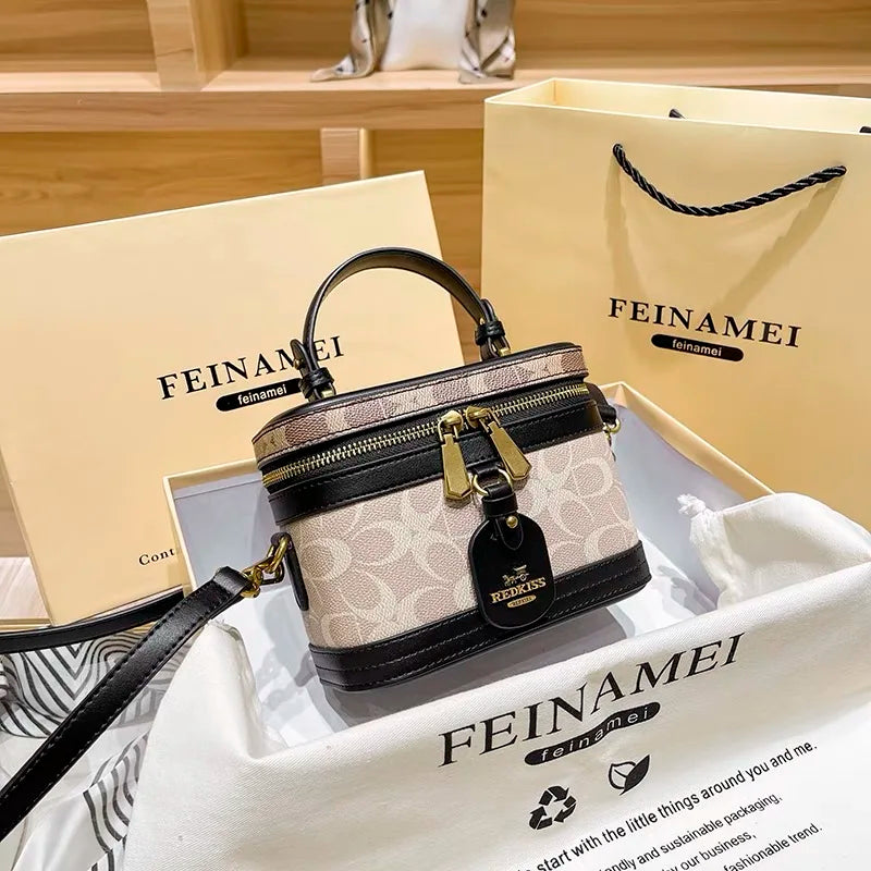 Minimalist Small Handbag - Fashionable Crossbody Bag for Women - ZOOMNSTORE