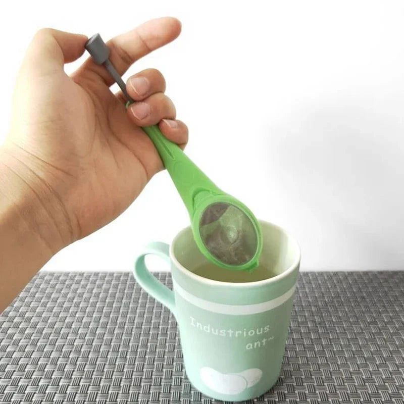 Tea Infuser Plunger - Reusable Plastic Tea Steeping Tool with Loose Leaf Strainer - ZOOMNSTORE