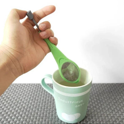 Tea Infuser Plunger - Reusable Plastic Tea Steeping Tool with Loose Leaf Strainer - ZOOMNSTORE