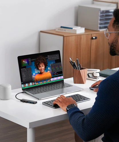 USB 3.0 Hub – 4 Port USB Hub For Laptop, MacBook Compatible, Portable & Compact - ZOOMNSTORE