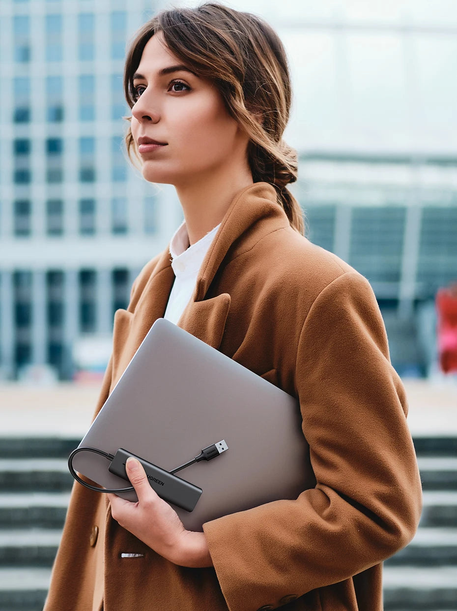 USB 3.0 Hub – 4 Port USB Hub For Laptop, MacBook Compatible, Portable & Compact - ZOOMNSTORE