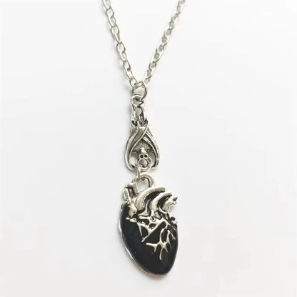 Gothic Vampire Bat Bloody Heart Pendant Necklace Fashionable Pagan Witch Jewelry Anatomy Heart Halloween Accessories Gift - ZOOMNSTORE