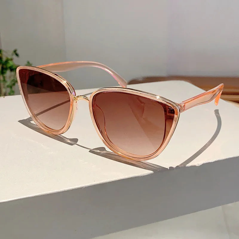 Vintage Cat Eye Sunglasses - Trendy UV400 Mirror Shades for Women - ZOOMNSTORE