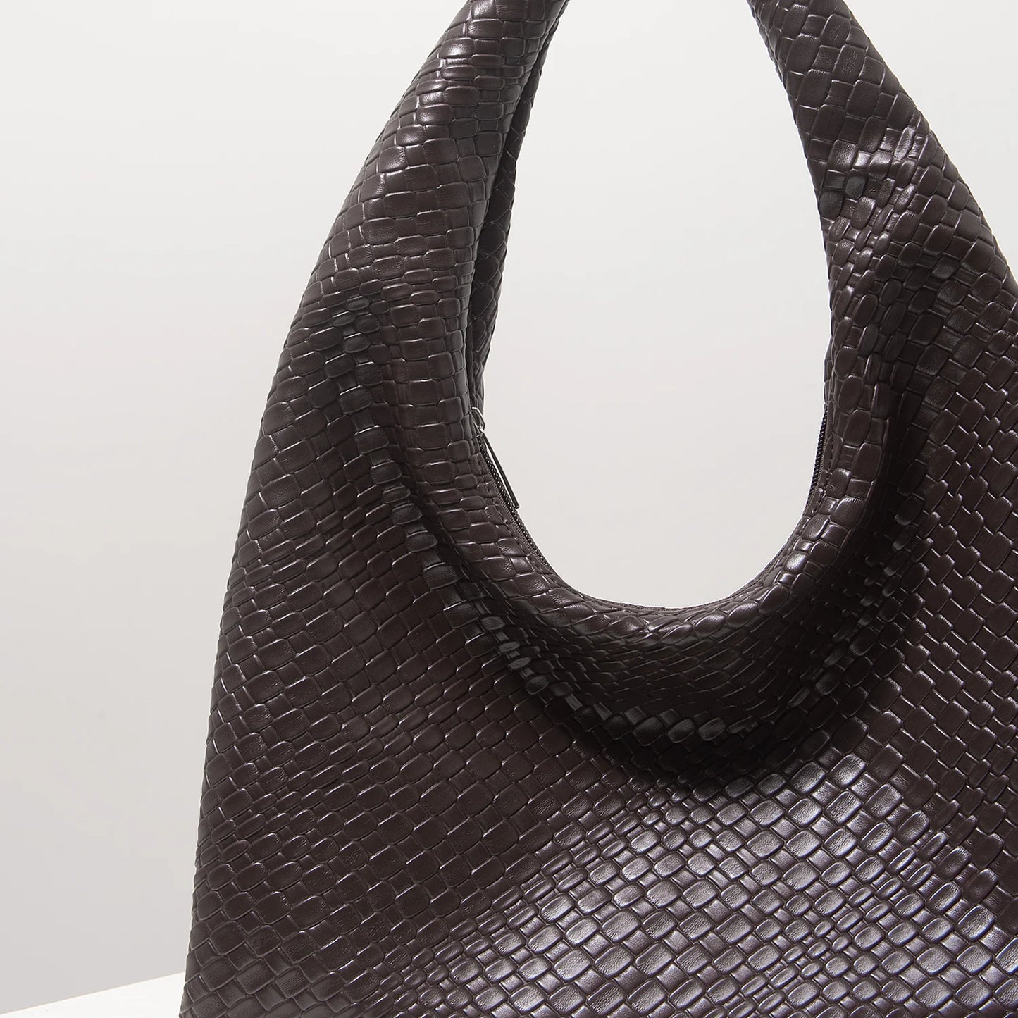Vintage Leather Shoulder Bag - Large Capacity Women's Tote With Zipper Closure Purse - ZOOMNSTORE