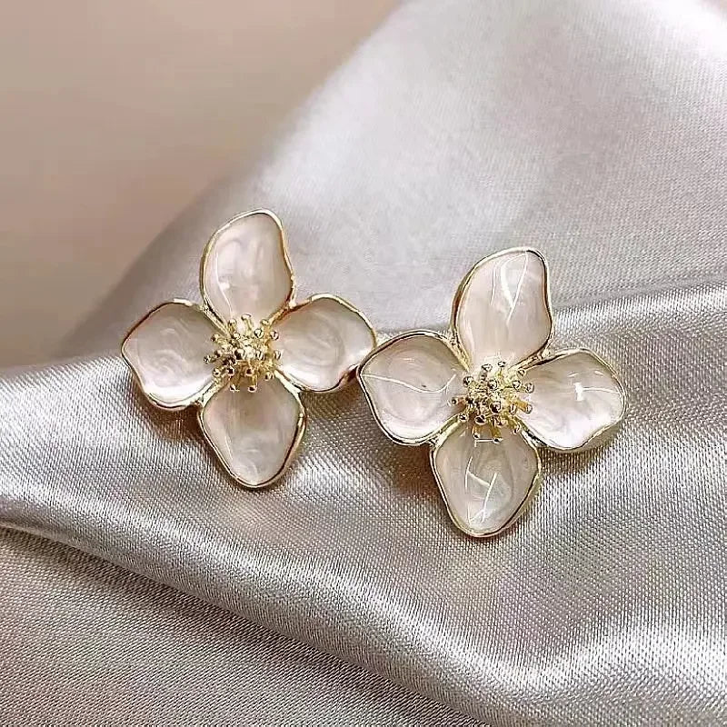 Vintage Stud Earrings – Hypoallergenic Gold Plated Flower Studs for Women’s Party - ZOOMNSTORE