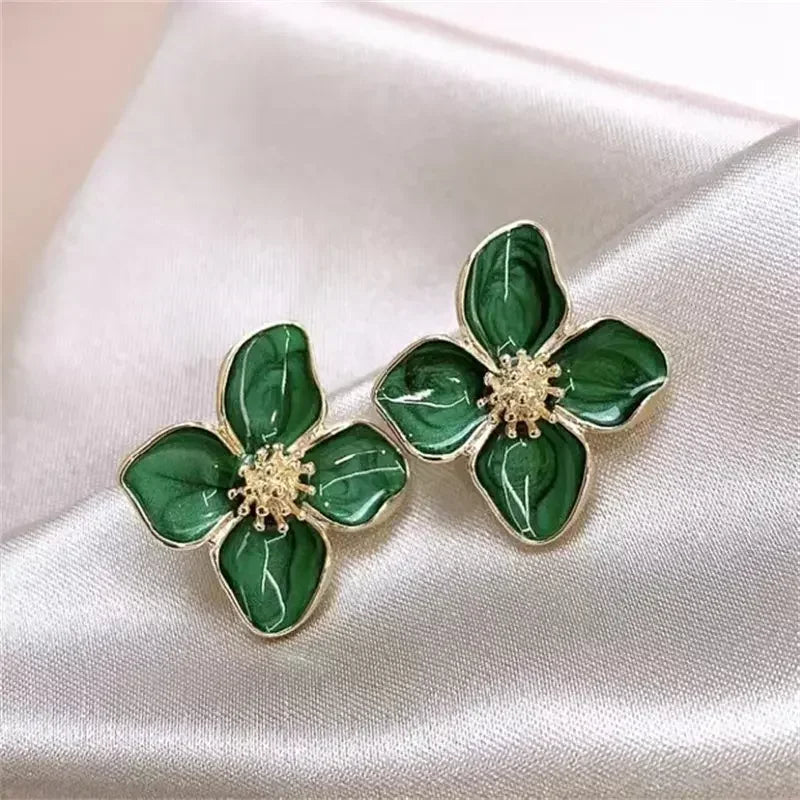 Vintage Stud Earrings – Hypoallergenic Gold Plated Flower Studs for Women’s Party - ZOOMNSTORE